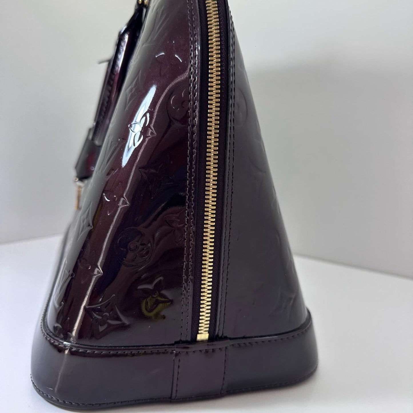 Louis Vuitton vernis monogram  leather ALMA GM