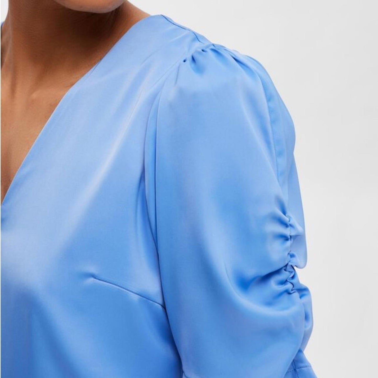 SELECTED Blue A-Line Midi Dress with V-Neck and Short Sleeves