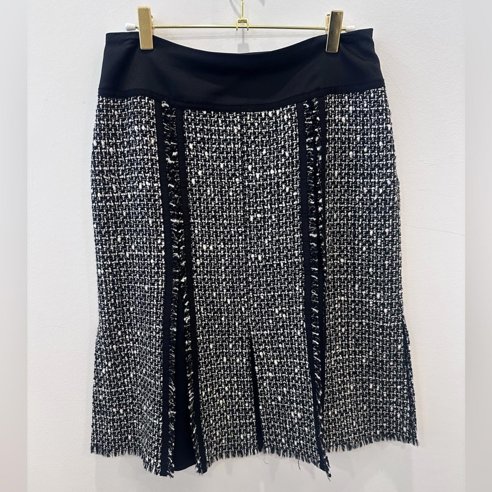 Lumignon holiday tweed skirt ブラック ルミニョン Black & Silver Tweed Ruffle Mini Skirt FW23 – Little Olin