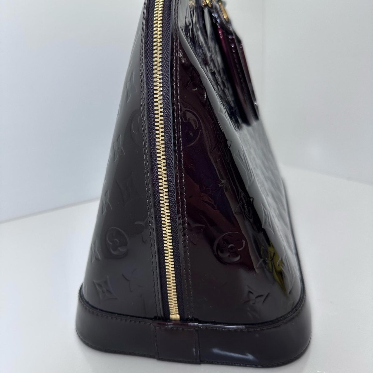 Louis Vuitton vernis monogram  leather ALMA GM