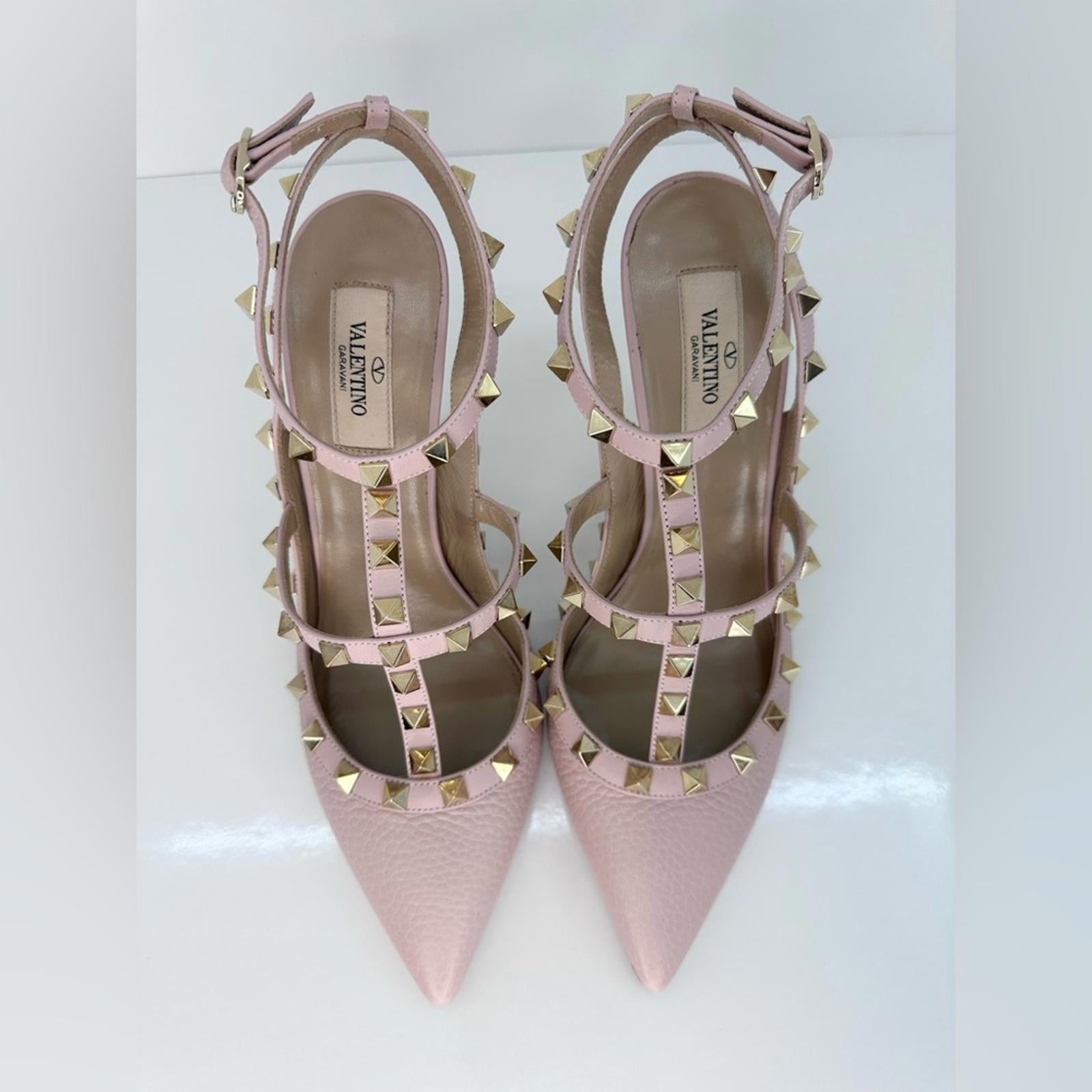 Valentino Garavani Pink Studded Heels – Chicopick