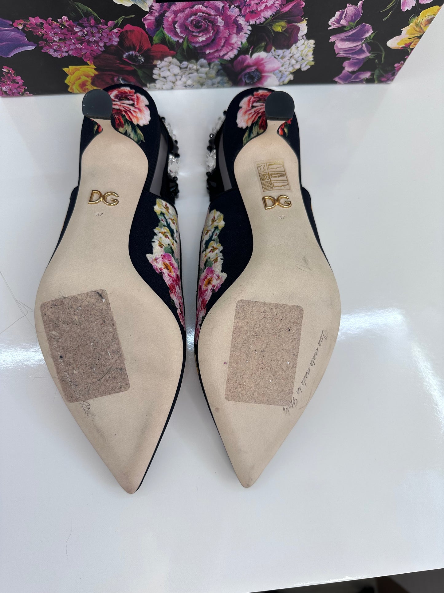 Dolce & Gabbana
Dolce & Gabbana Multicolor Fabric Floral Print Crystal Embellished Slingback Pumps