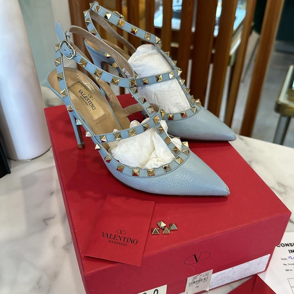 Valentino Garavani Rock Studs Pumps Shoes