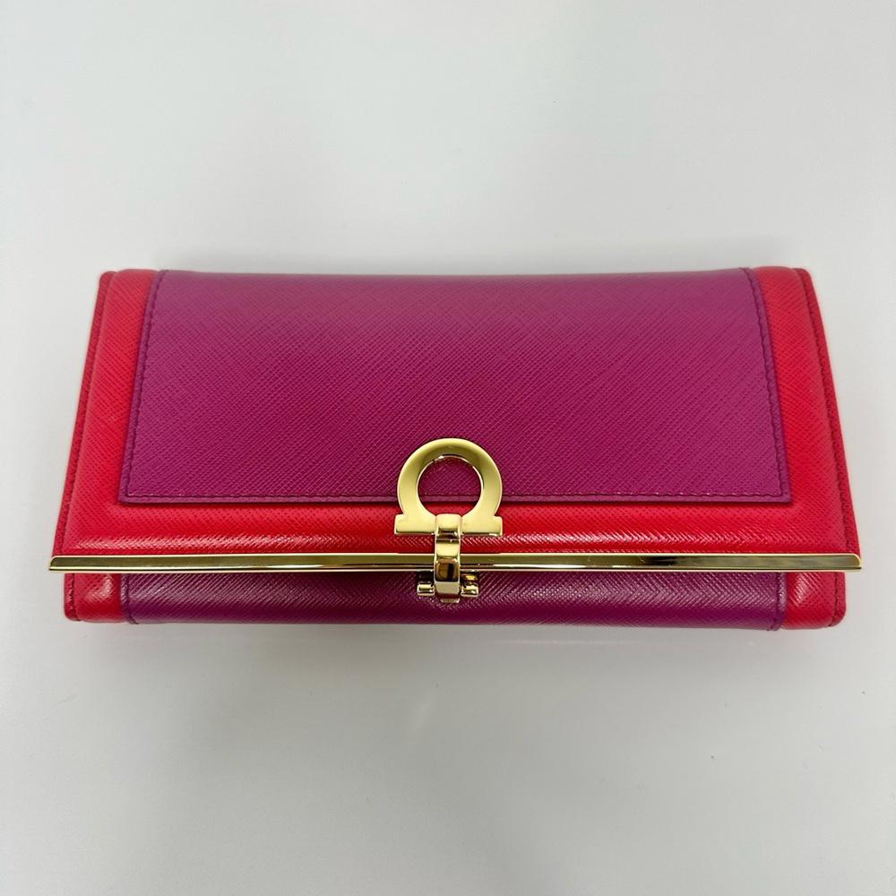 Brand new Salvatore Ferragamo Gancini Long wallet