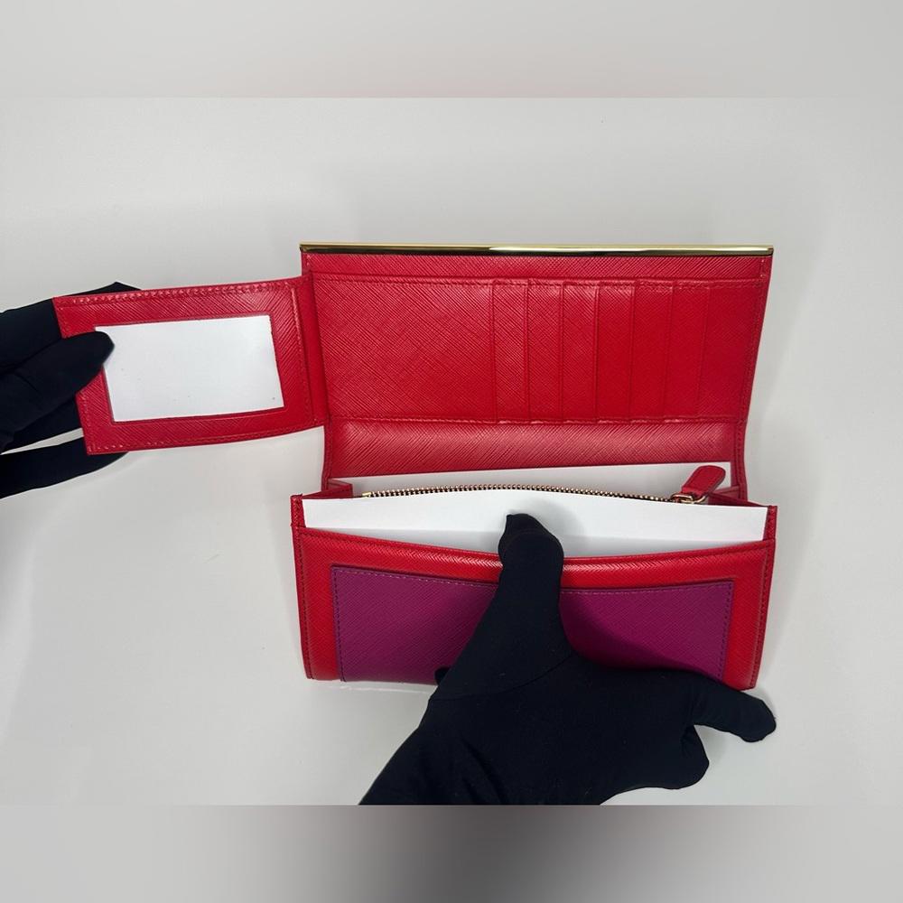 Brand new Salvatore Ferragamo Gancini Long wallet