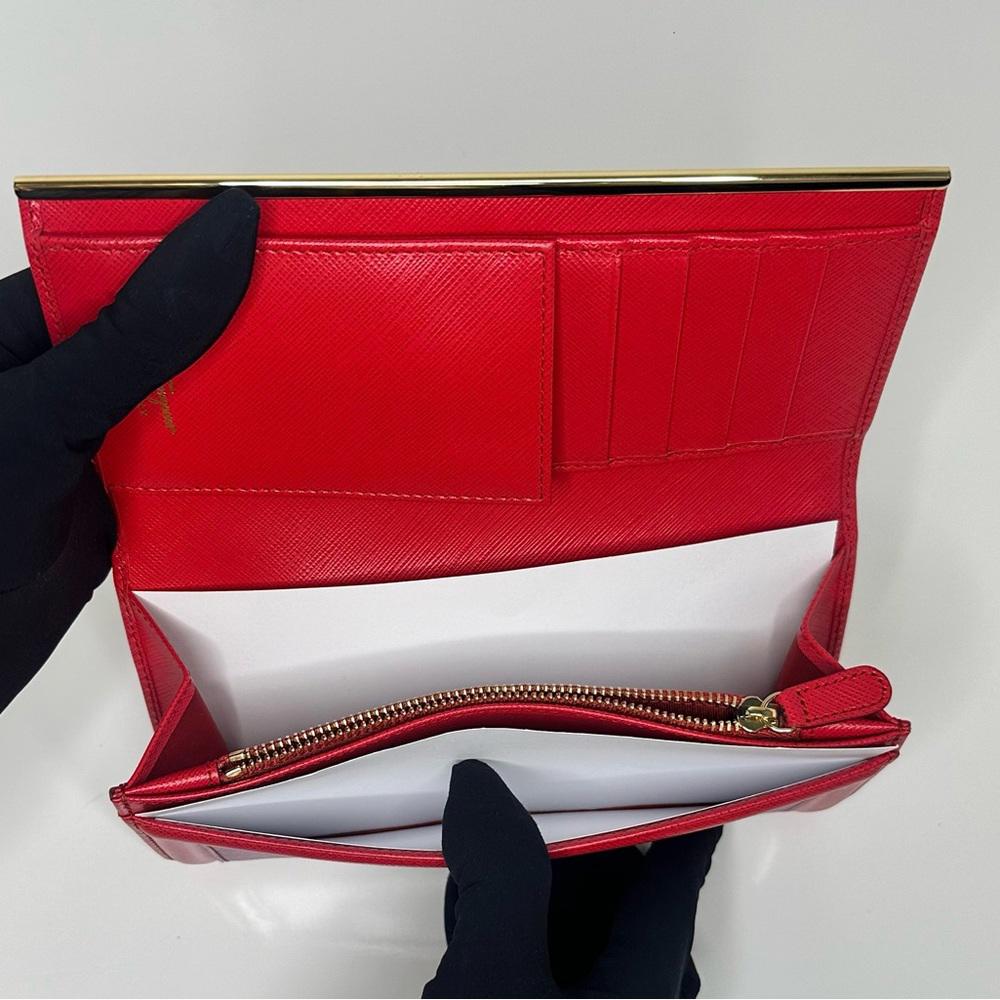 Brand new Salvatore Ferragamo Gancini Long wallet